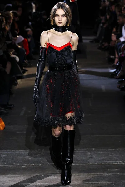 Look 45